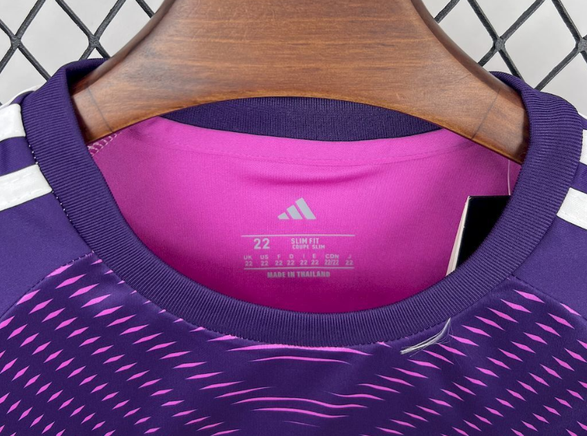 2025/2026 Real Madrid Goalie Purple Football Jersey 1:1 Thai quality Kids Size