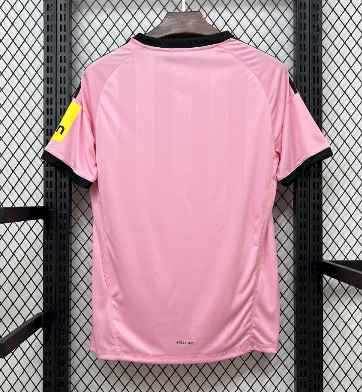 2025/2026 Newcastle United Goalie Pink Football Jersey 1:1 Thai Quality