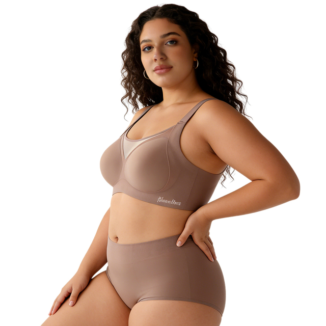 High Quality Wireless Comfortable Push up Fixed Cups Seamless Womens Bra Wholesale Full Coverage Cup Lace Neckline Plus Size Bra