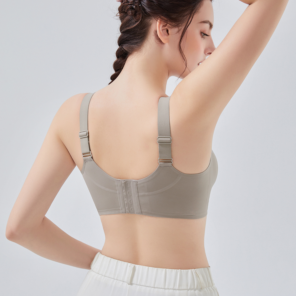 High Quality Comfortable Wireless Fixed Cups Seamless Bra Sexy Lace Deep V Neck European American Style Plus Size Bra