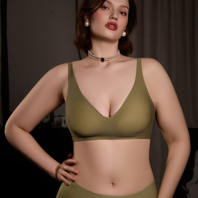New Arrival Seamless Push up Jelly Gel Soft Support Womens Bra OEM ODM European  American Style Deep V Neck Plus Size Bra