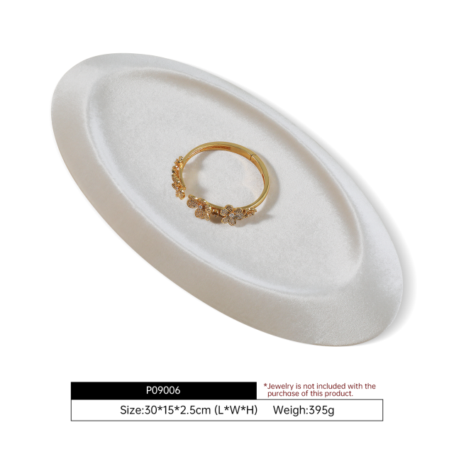 Yinbeini Velvet Material Outward-Sloping Oval Plate Display Tray For Pendants and Bracelets Jewelry Storage Display Tray P090