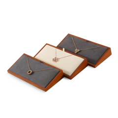Yinbeini Elegant Natural Wood Jewelry Display Kit for Necklace Suitable for Retail Counter Window Showcase SM060