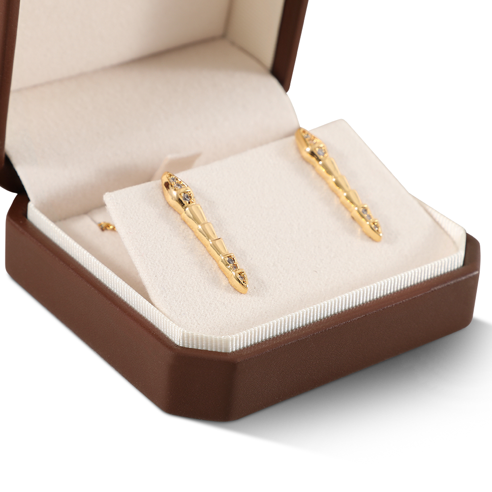 Yinbeini PU Leather Handmade Artisan Jewelry Display Box Set Highlight Unique Handcrafted Pieces H018