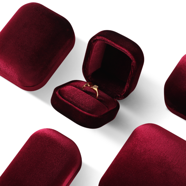 Yinbeini Red Velvet Jewelry Display Box for Delicate and Fine Jewelry Anti Scratch Surface to Protect Precious Pieces H030