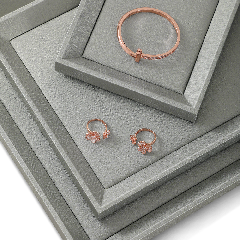 Yinbeini PU Leather Jewelry Display Pallet Ring Bracelet Necklace Earrings Chain Storage Tray Watch Pendant Organizer Tray P009