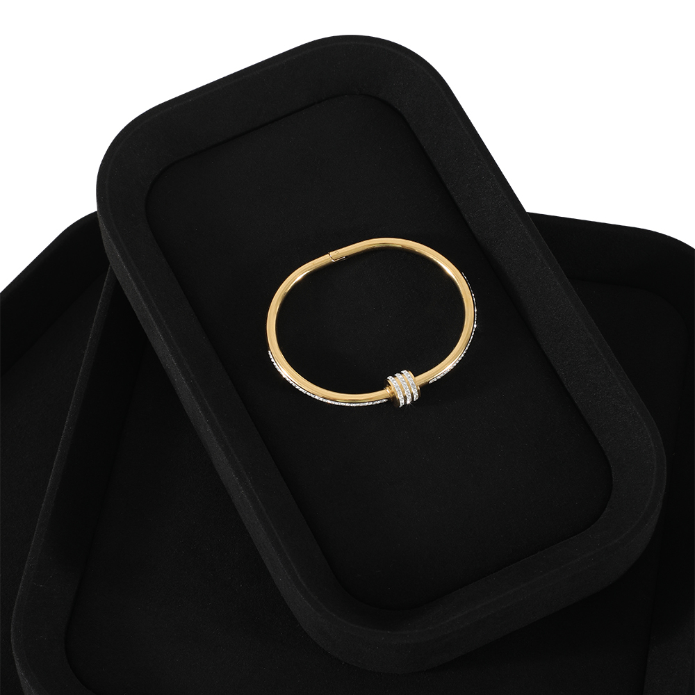 Yinbeini All Purpose Jewelry Display Tray for Home Retail Photography and Gifting Durable PU Leather Construction P055