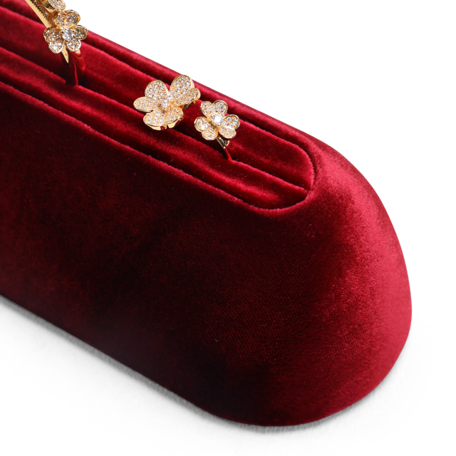 Yinbeini Artisan Handmade Velvet Necklace Display Stand Soft Fabric to Highlight Handcrafted Necklaces and Pendants TB040
