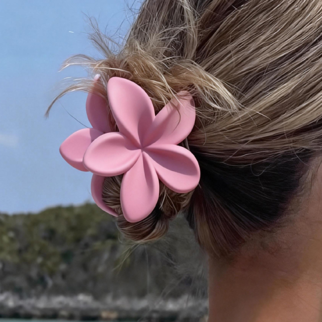 Summer Hawaii Island Hair Clip Featuring Flower Shell Claw for Daily Use or Holiday Occasions