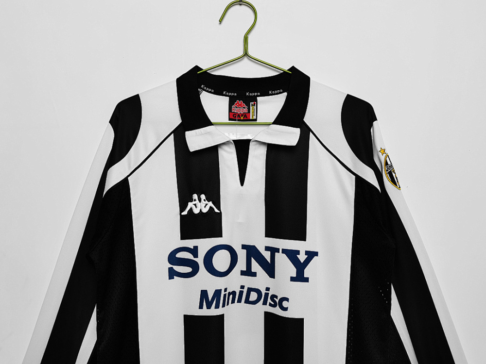 1997/99 season Juventus Home Long sleeved Retro