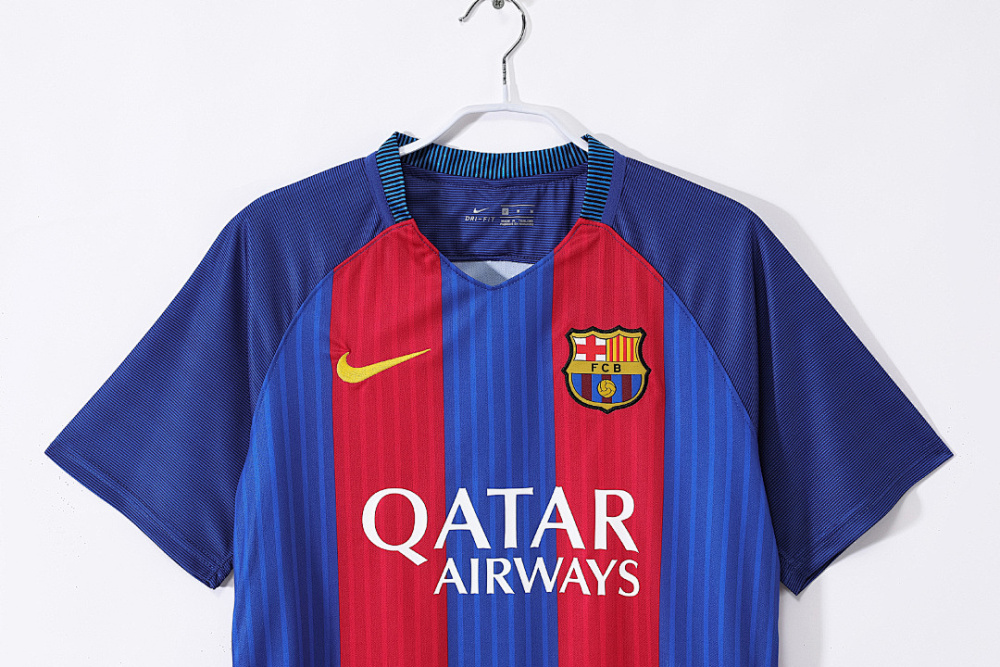 2016/17 season Barcelona Home Retro