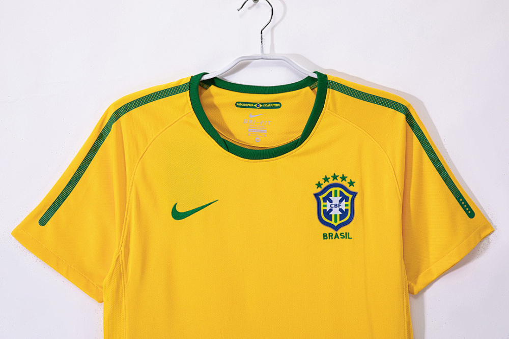 2010 season Brazil Home Retro