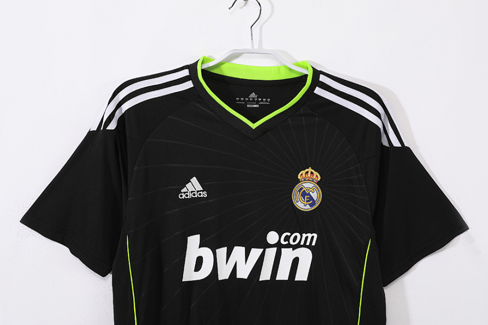 2010∕11 season Real Madrid Away Retro