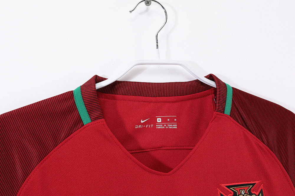 2016 season Portugal Home Retro