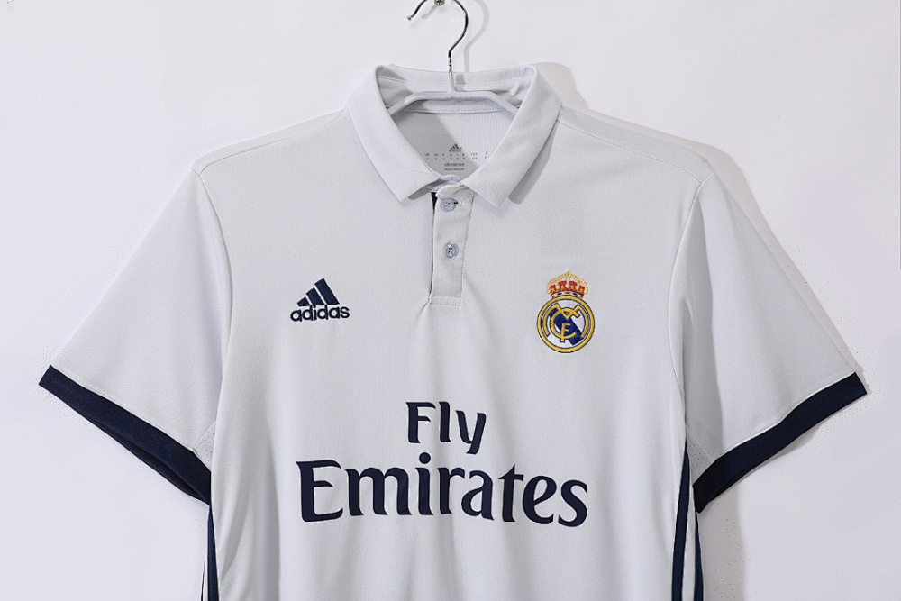 2016/17 season Real Madrid Home Retro