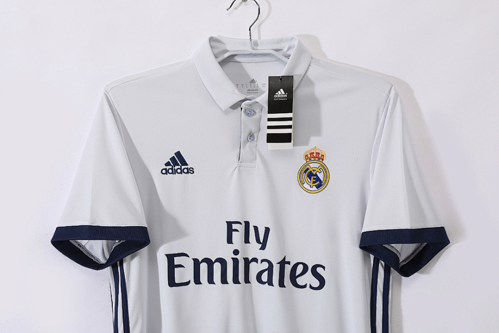 2016/17 season Real Madrid Home Retro