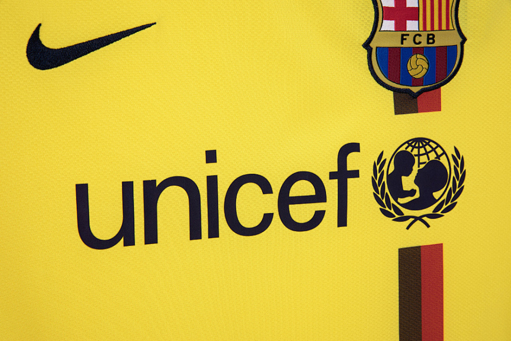 2008/09 season Barcelona Away Retro