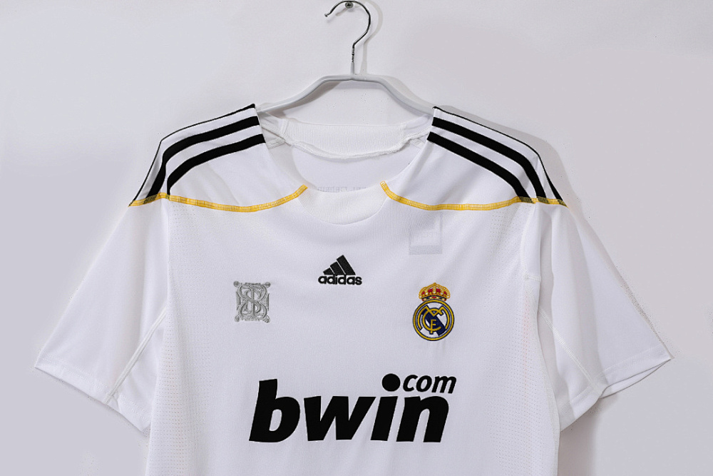 2009/10 season Real Madrid Home Retro