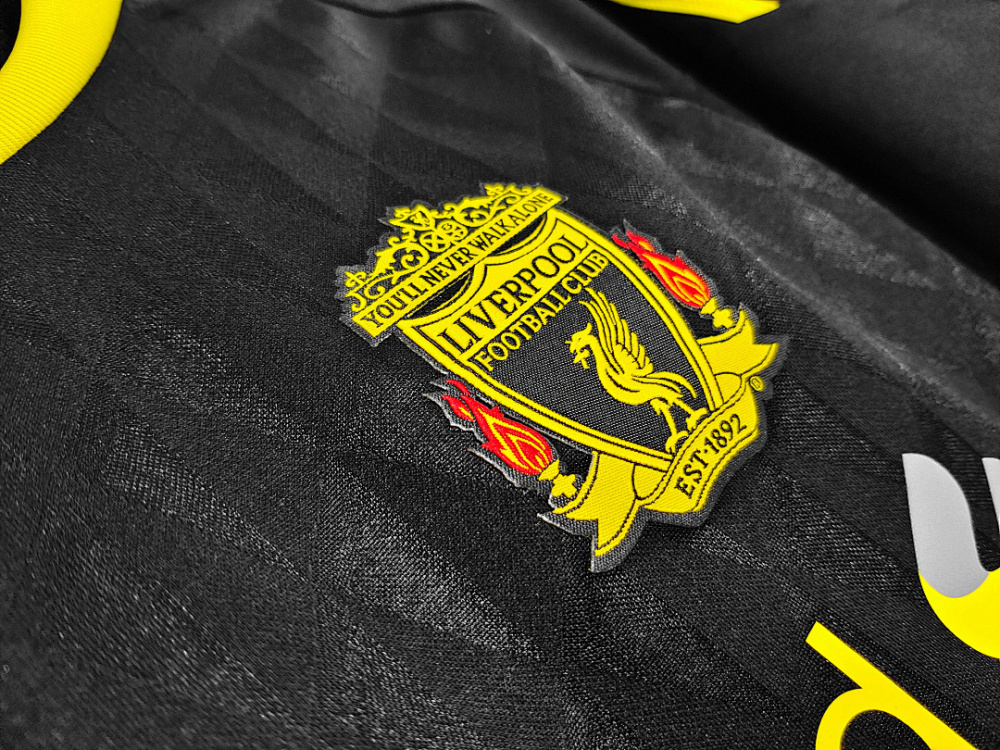 2010∕11 season Liverpool Third Retro