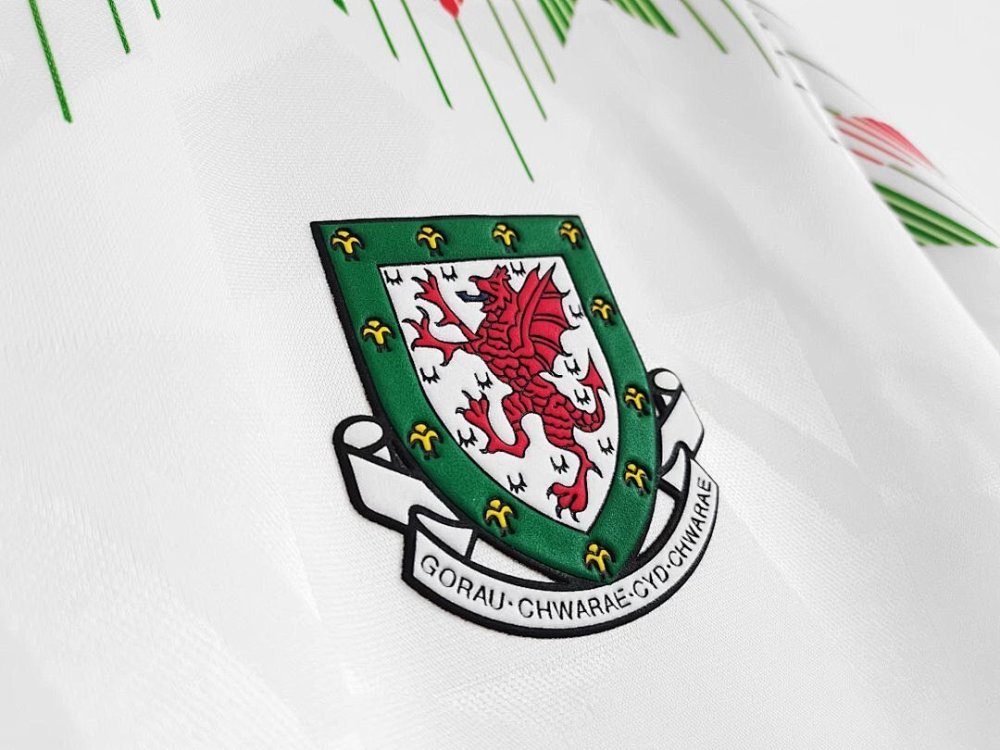 1990/92 season Wales Away Retro