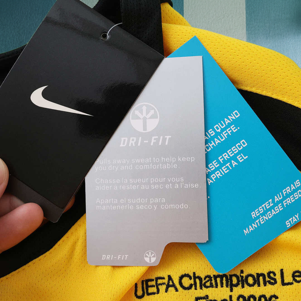 05/06 season Arsenal F.C. away Champions League Fan version