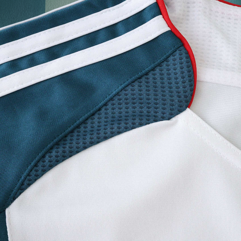 2006 season Liverpool F.C. away retro Kids kit