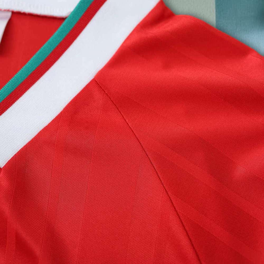 9395 Liverpool home Long sleeved Fan version