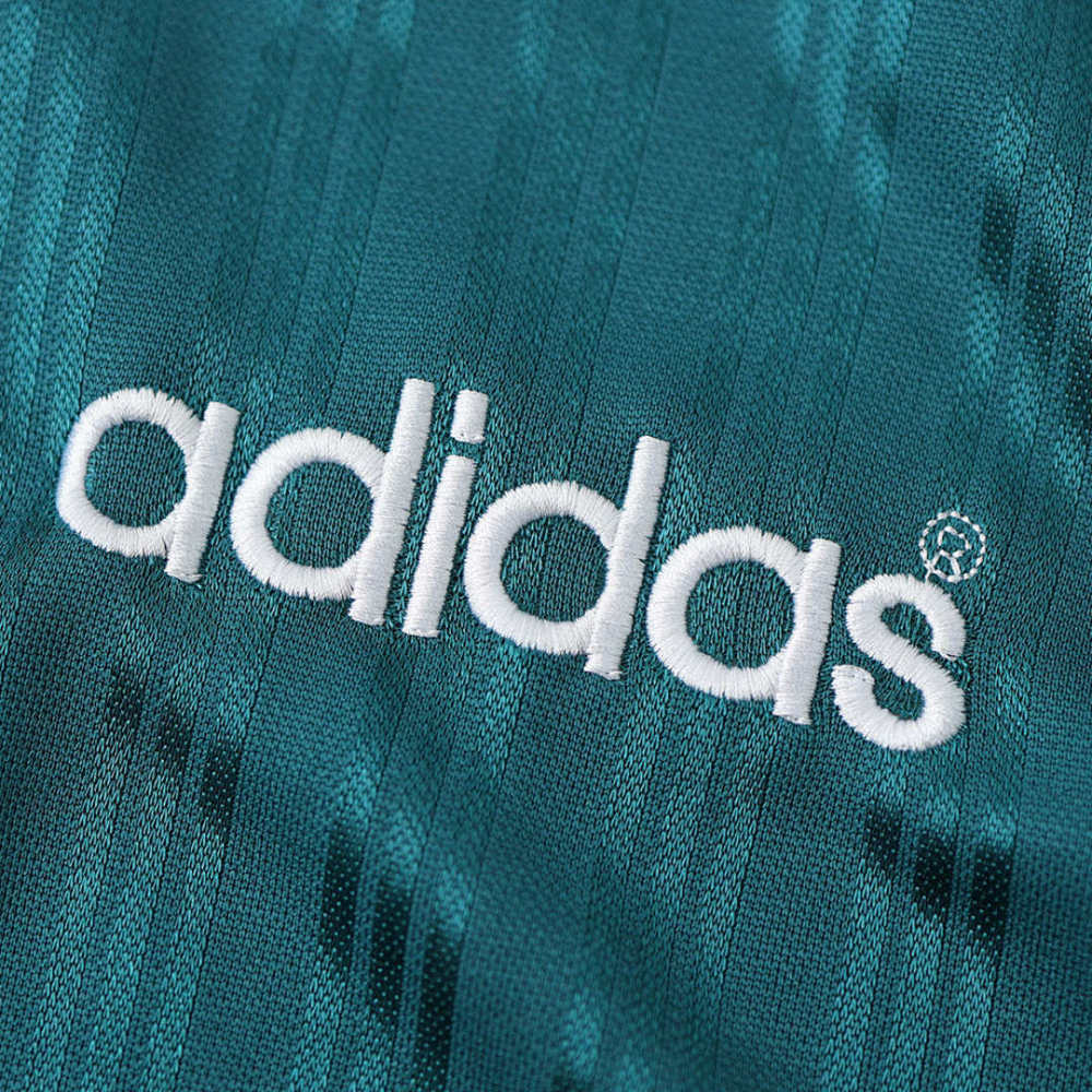 9596 Liverpool away Fan version