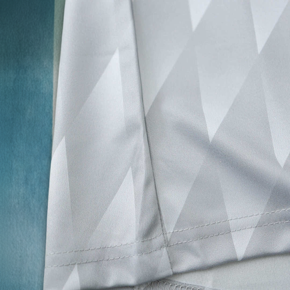 8991 Liverpool away Fan version