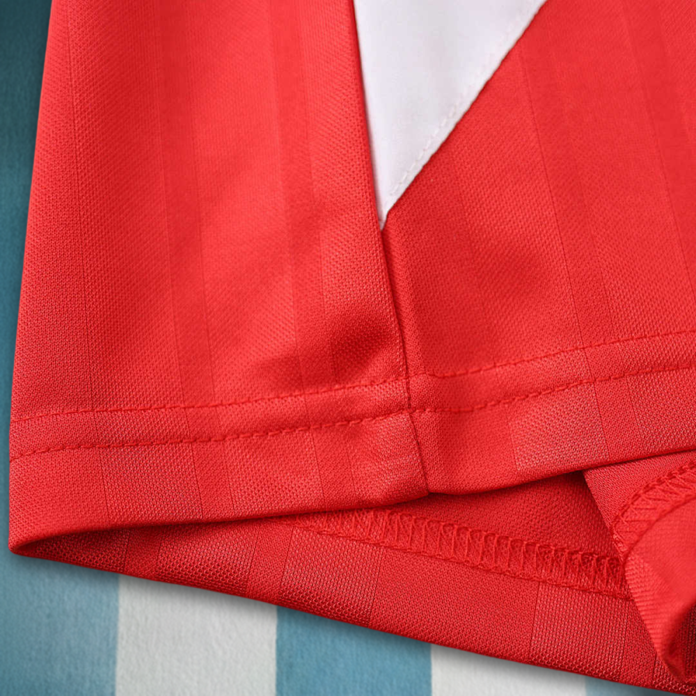 9395 Liverpool home Long sleeved Fan version