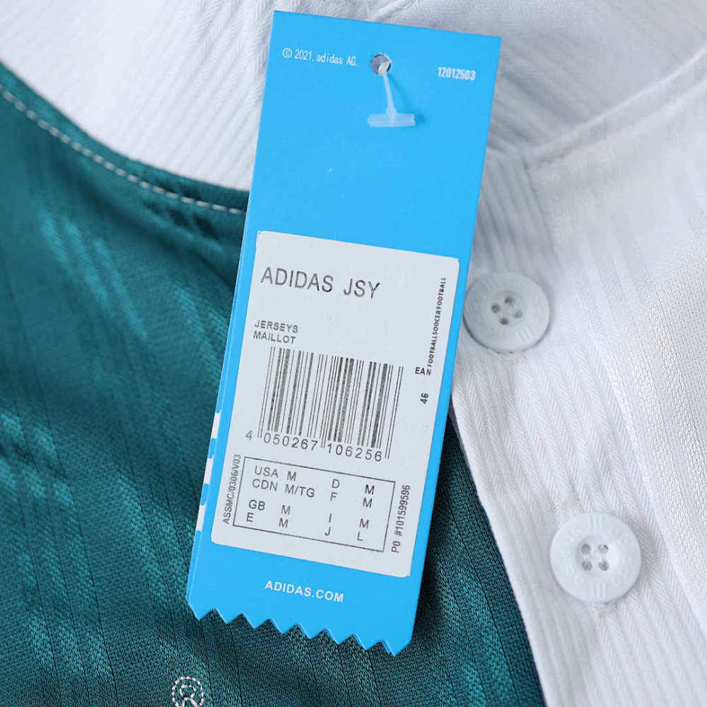 9596 Liverpool away Fan version