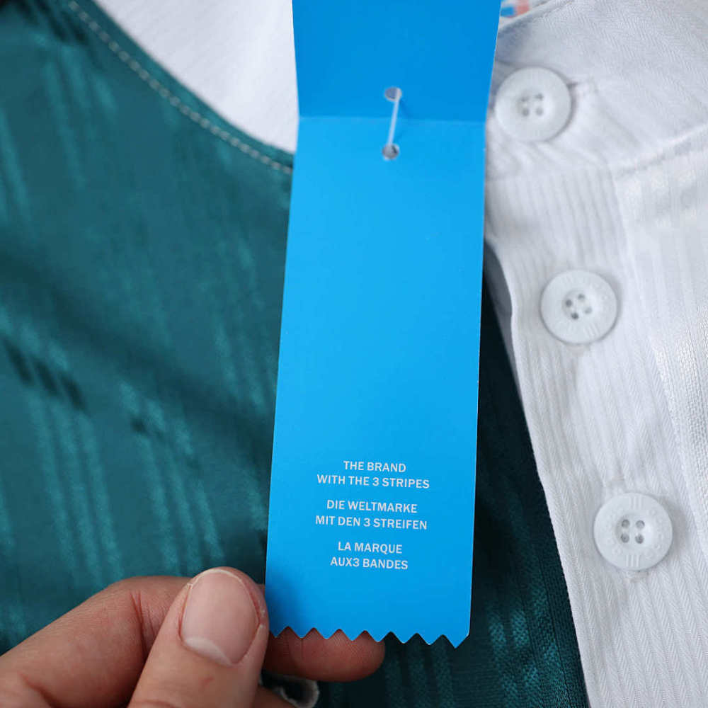 9596 Liverpool away Fan version