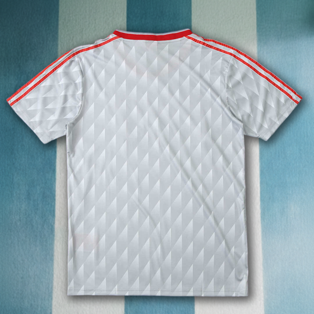 8991 Liverpool away Fan version