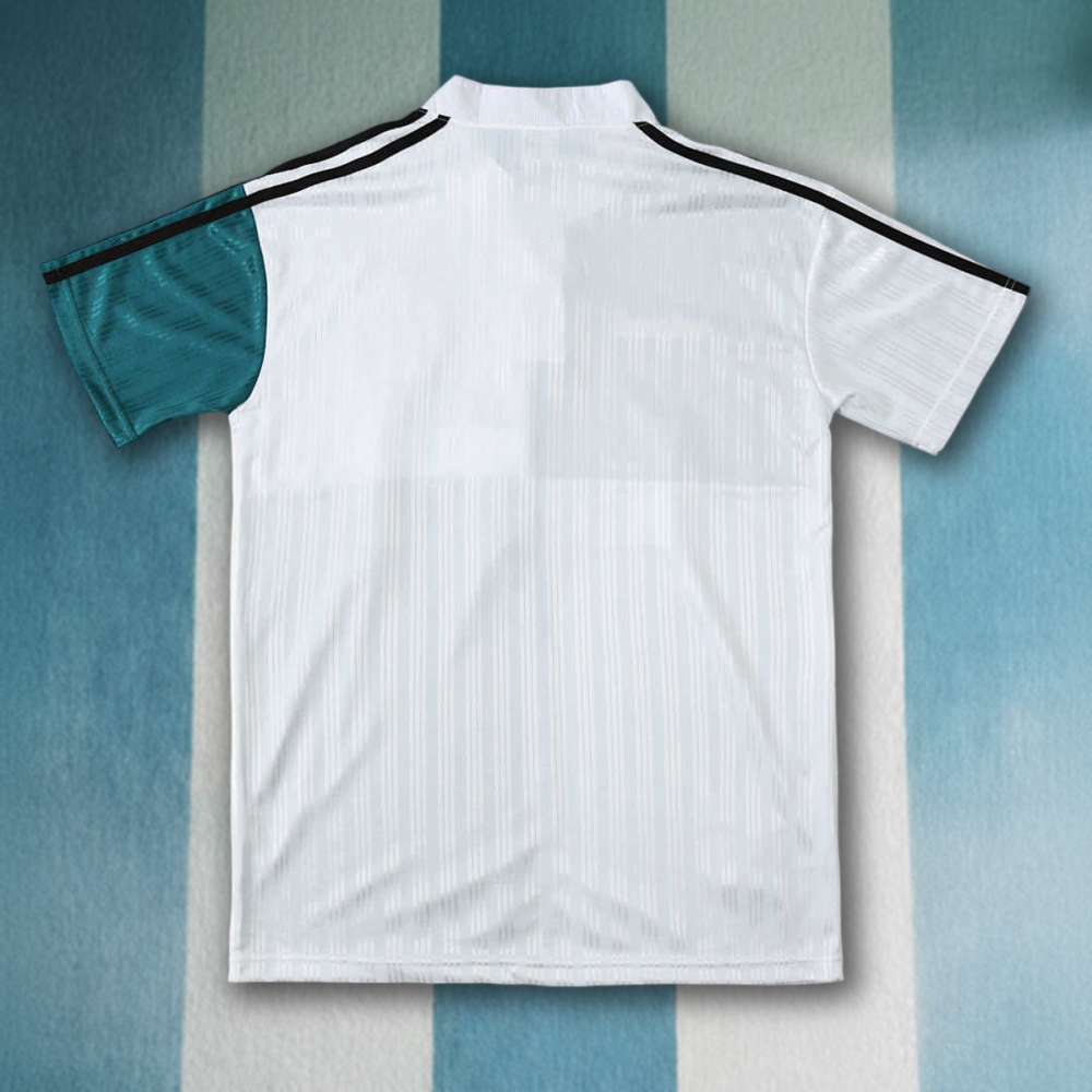 9596 Liverpool away Fan version