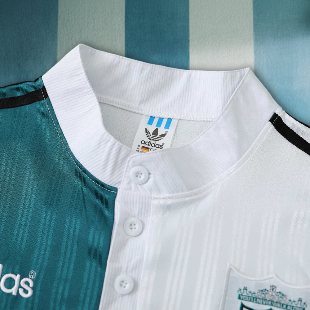 9596 Liverpool away Fan version