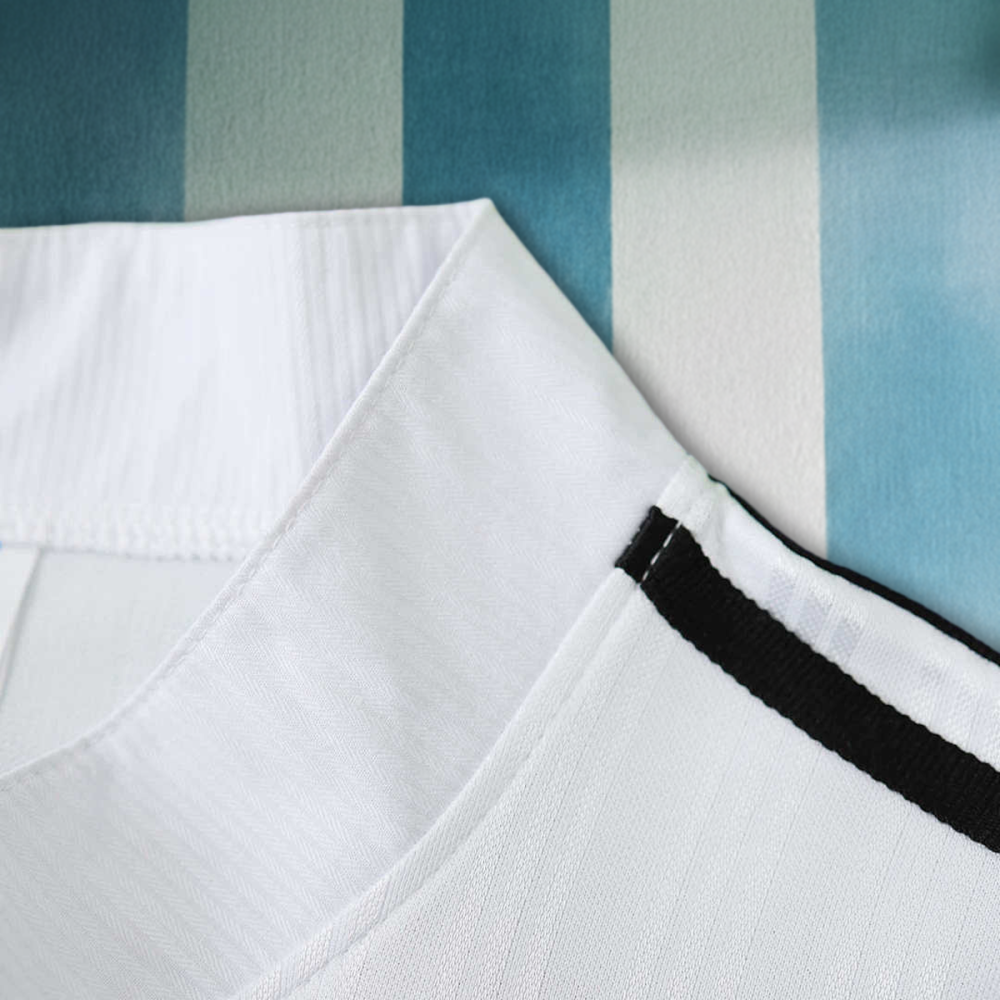 9596 Liverpool away Fan version