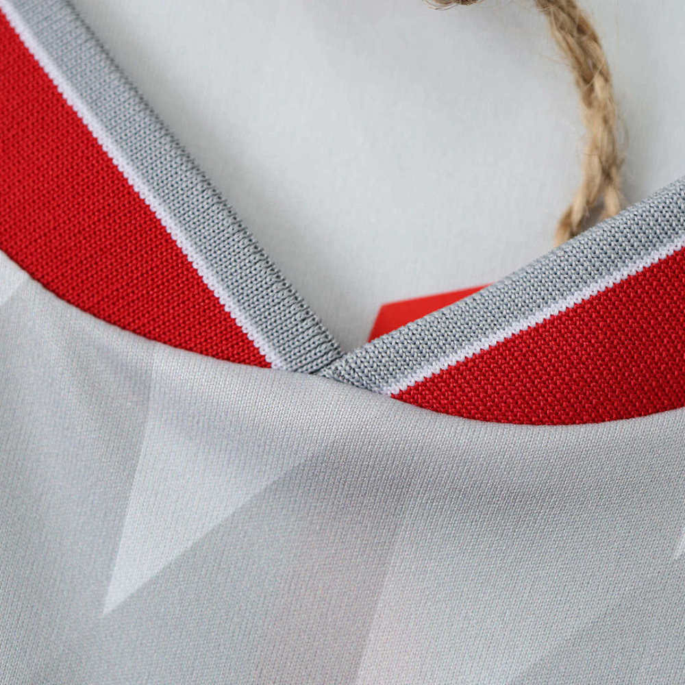 8991 Liverpool away Fan version