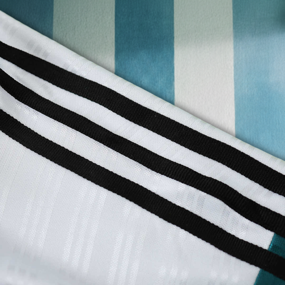 9596 Liverpool away Fan version