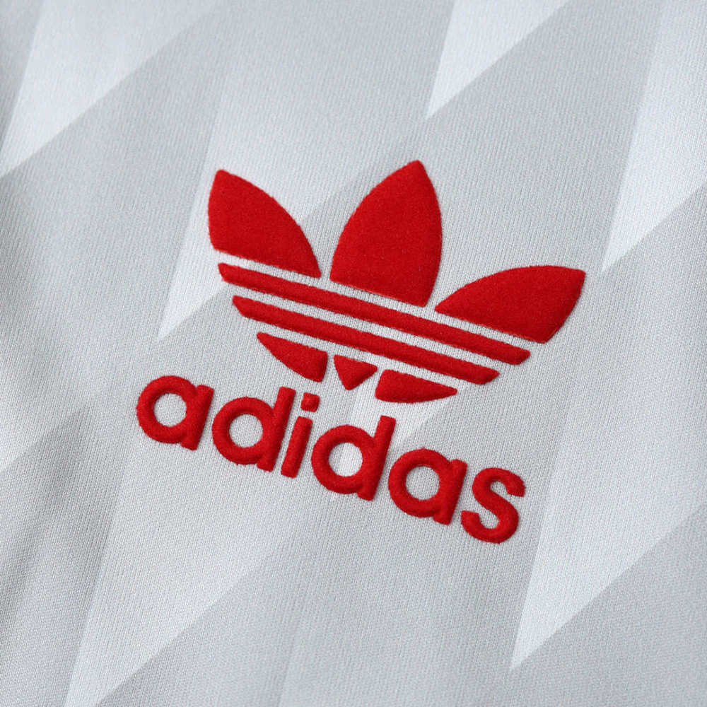 8991 Liverpool away Fan version