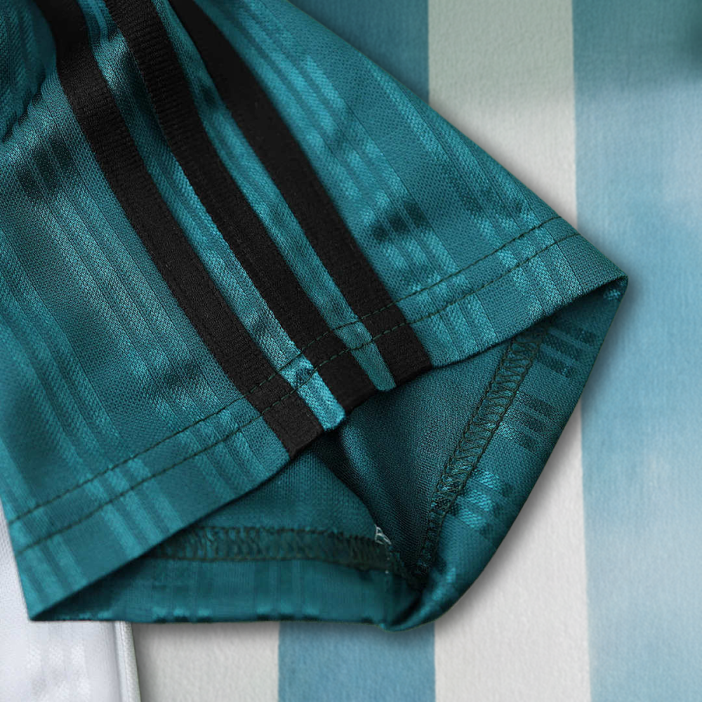 9596 Liverpool away Fan version