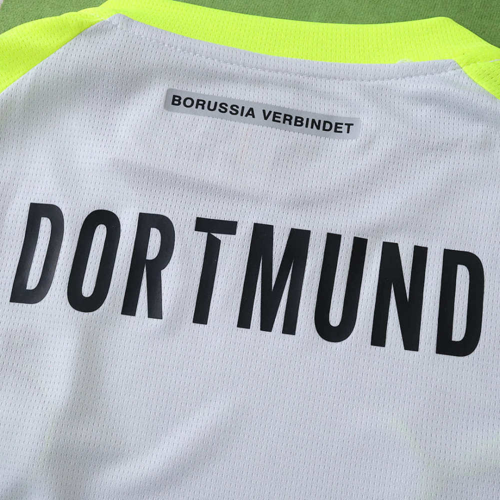 25/26 season Borussia Dortmund away Kids kit