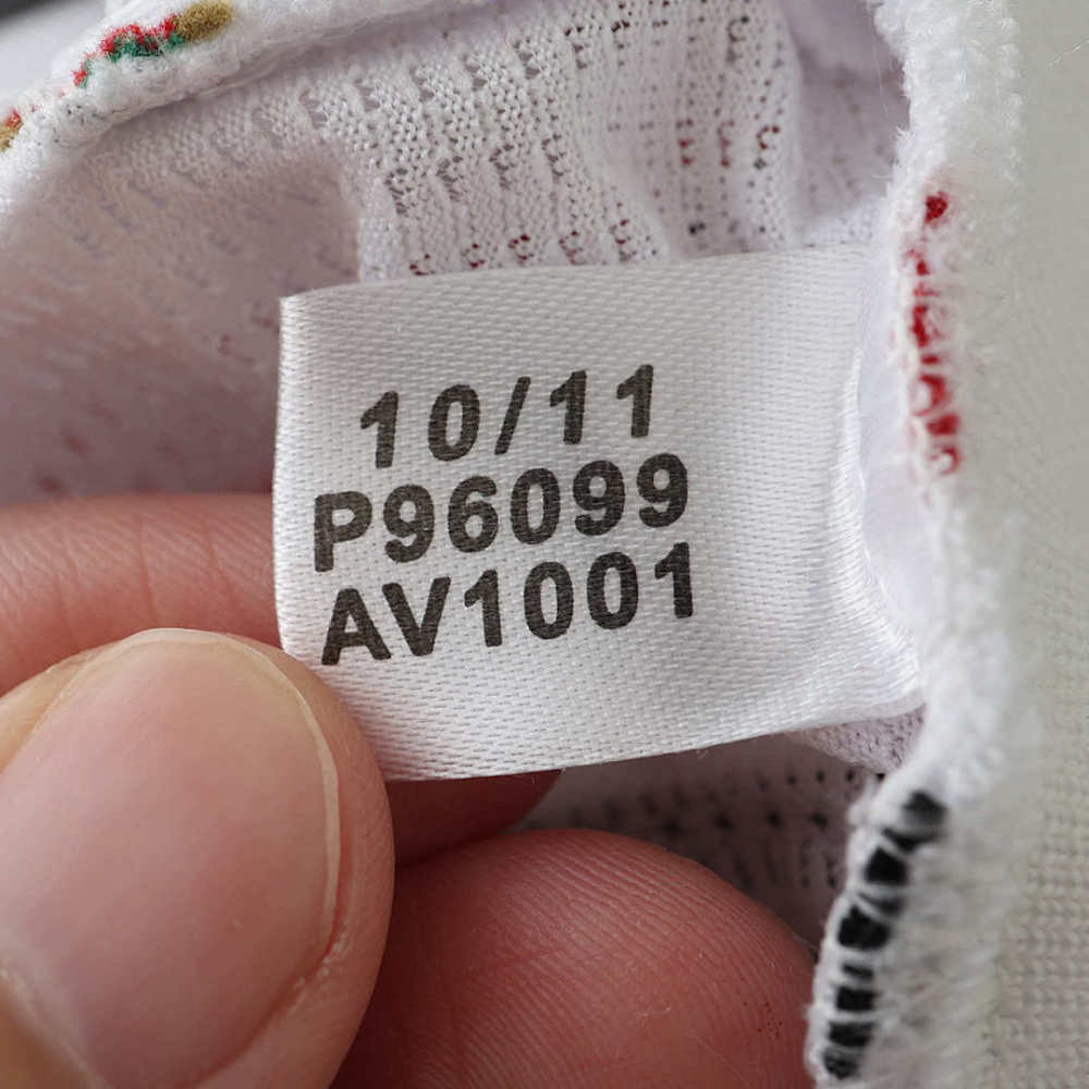 1112 season A.C. Milan away retro Fan version