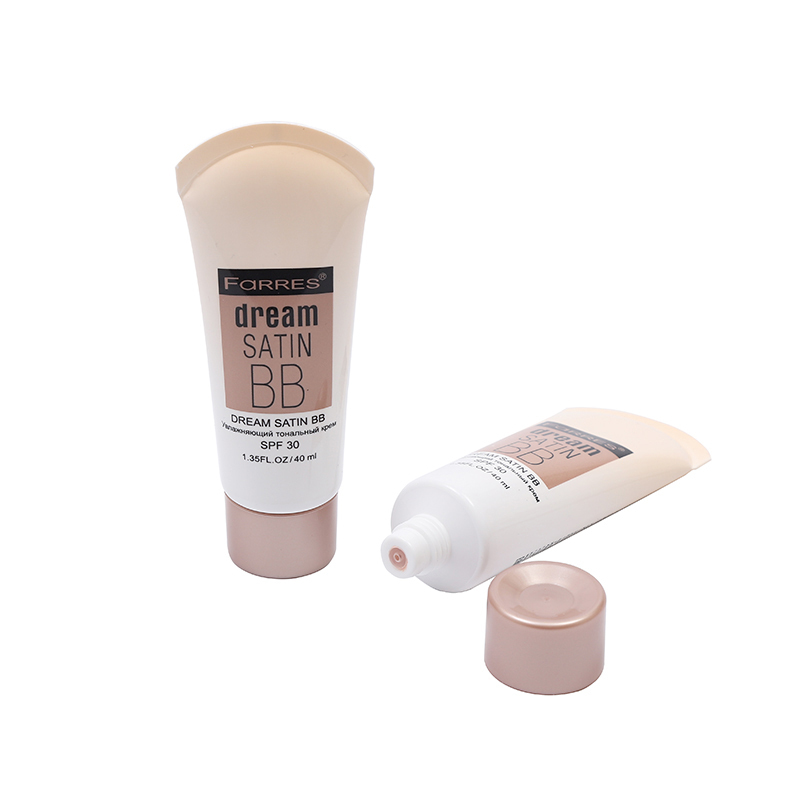 Тональный крем "Dream Satin BB" увлажняющий SPF 30