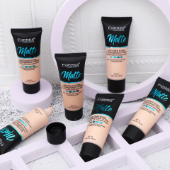 Матирующая тональная основа SPF 15