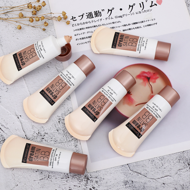 Тональный крем "Dream Satin BB" увлажняющий SPF 30