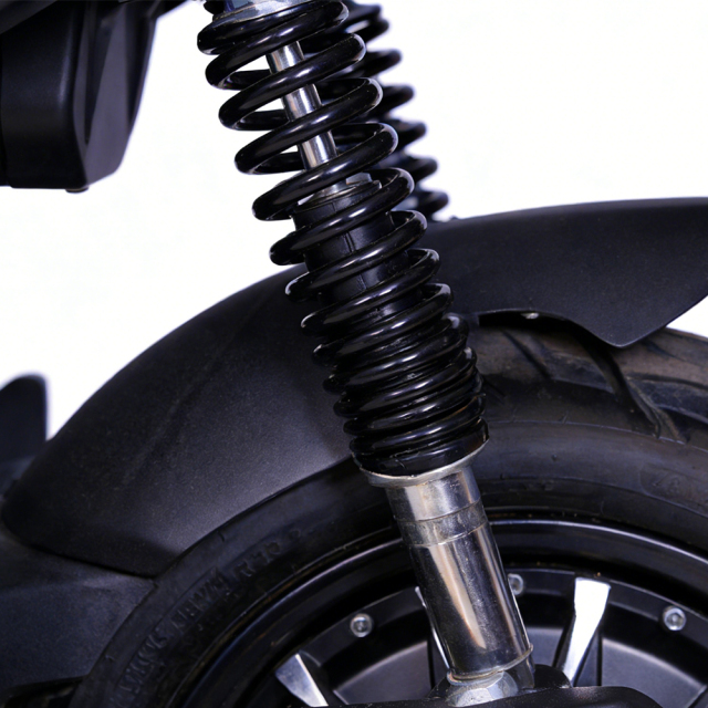 Электрический двухколесный мотоцикл Greennovo EMC-H004 со светодиодными фарами, дневными ходовыми огнями и высокой видимостью.