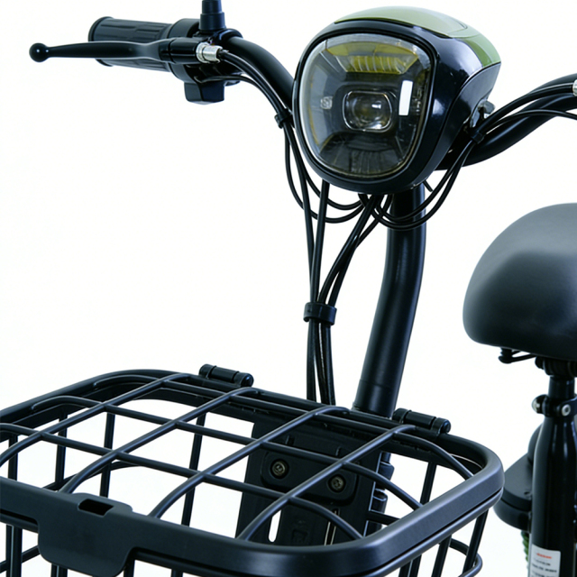 Электрический двухколесный электровелосипед Greennovo ETW-F004 мощностью 450 Вт, с электроприводом и педалями, а также электромотоцикл.