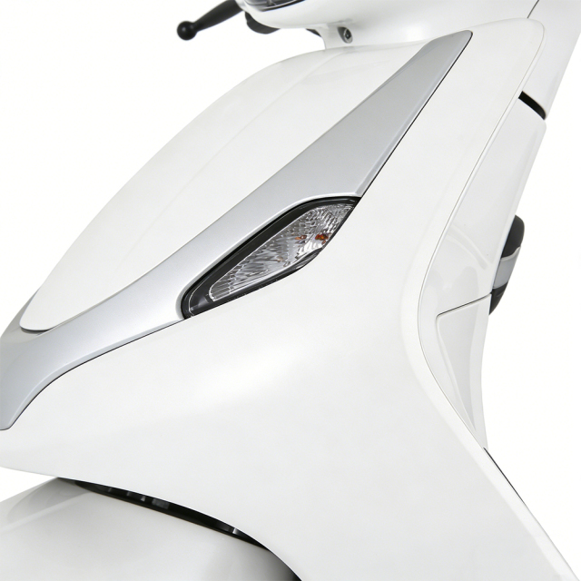 Электрический двухколесный электромотоцикл Greennovo EMC-H005, развивающий скорость до 60 км/ч.