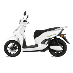 Электрический двухколесный электромотоцикл Greennovo EMC-H005, развивающий скорость до 60 км/ч.