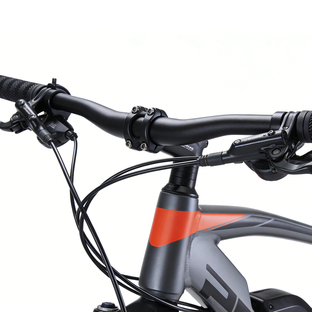 Vélo électrique urbain Greennovo ERN-B002 : liberté de choix pour vos déplacements en ville. Cadre à double épaisseur, soudures lisses, passage de câbles interne, points de fixation pour béquille. Shimano Deore, SL-M6100, 1x12 vitesses.